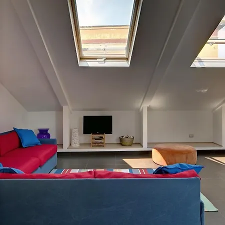 Incantevole Mansarda Al Centro Storico * 那不勒斯