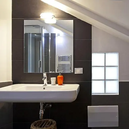 公寓 Incantevole Mansarda Al Centro Storico 那不勒斯