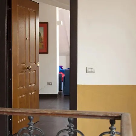 Incantevole Mansarda Al Centro Storico 아파트 나폴리